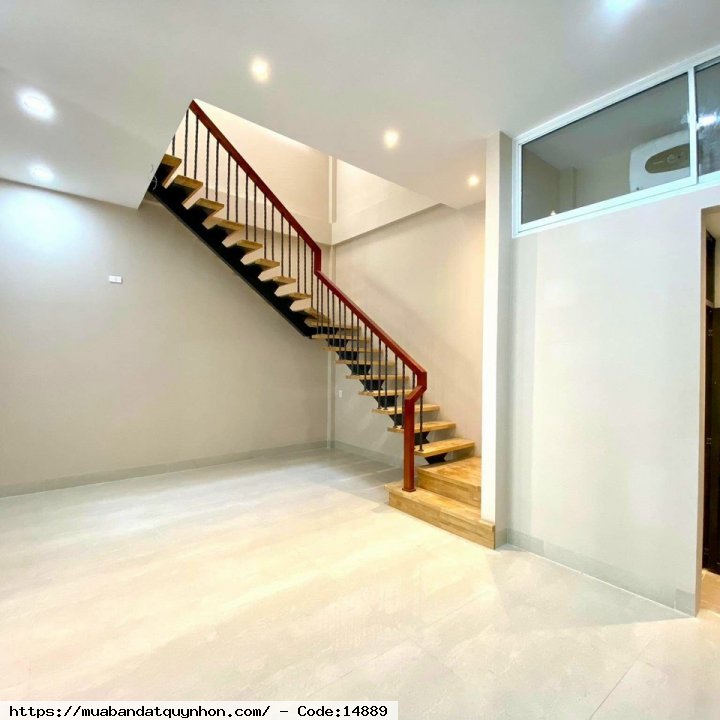 Bán nhà mặt tiền đường Tô Vĩnh Diện_P Trần Phú_TP Quy Nhơn - Diện tích: 67,47m2 ngang 6,47m nở hậu 6,69m - Kết cấu: nhà 2 tầng đẹp đầy đủ công năng - Vị trí: nhà gần chợ, gần bệnh viện, gần siêu thị, gần biển, gần quang trường & các trường học...khu an ni
