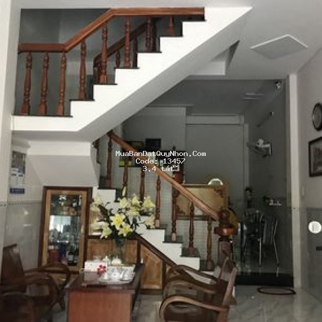 Bán nhà mặt tiền khu chung cư hoàng anh,