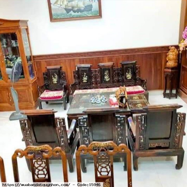 Bán nhà mặt tiền kiểu biệt thự phố_P Quang Trung_TP Quy Nhơn. - Thiết kế nhà 3 tầng, có sân vườn xây tâm huyết gồm 4 phòng ngủ lớn, 4wc lớn.
