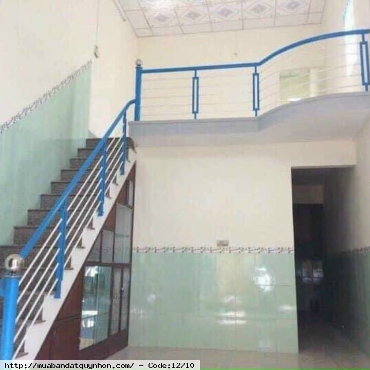  Bán nhà mê lỡ hẻm Nguyễn Thái Học_P Lê Hồng Phong_TP Quy Nhơn  🪴 DT: 47m2 ngang 4: - Kết cấu: nhà mê lỡ gồm: 2pn, 2wc, pk, pt, bếp, sân phơi, sân xe. - Hướng: Đông Nam 💰1tỷ850 thương lượng