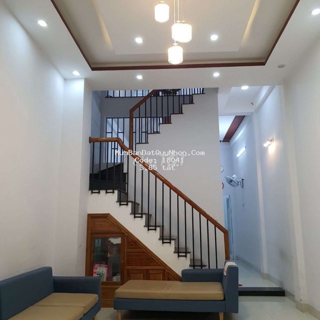 Bán nhà mt hoàng văn thái, 3 tầng, hướng đông nam Bán nhà mt hoàng văn thái, 3 tầng, hướng đông nam