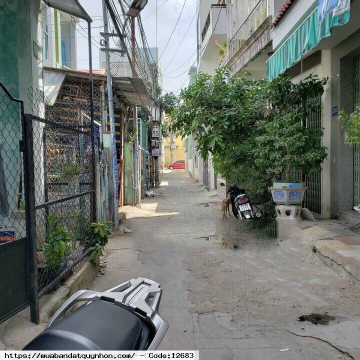 Bán nhà nội bộ Hoàng Văn Thụ_P Ngô Mây_TP Quy Nhơn 💥 Diện tích 33m2. ⚡️ kết cấu: mê lỡ, đầy đủ công năng  🔅 Gần trường, gần chợ, siêu thị... trung tâm TP rất thuận lợi. ⚡️ Pháp lý: sổ đỏ 💰1tỉ 470  ☎️/Zalo: 0914100689
