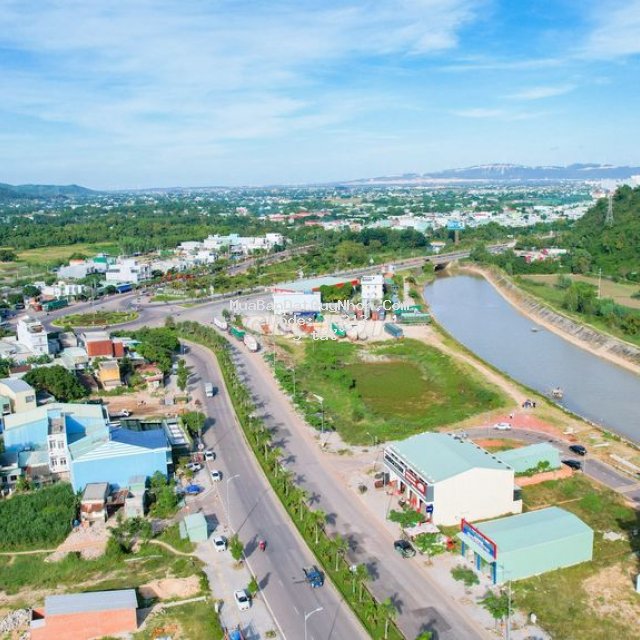 Bán nhà phố thương mại 4 tầng lợi nhuận 40tr/tháng