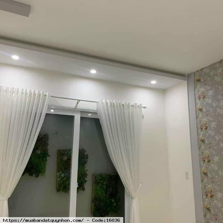 Bán nhà trung tâm thành phố Quy Nhơn. Nhà 3 mê nguyên, nội bộ ô tô đường Hoàng văn Thụ, thiết kế đẹp, công năng đầy đủ. -Vị trí : trung tâm, gần biển, chợ khu sáu -Diện tích: 50m2 (ngang 4m x 12,5m) Bán nhà trung tâm thành phố Quy Nhơn. Nhà 3 mê nguyên, nội bộ ô tô đường Hoàng văn Thụ, thiết kế đẹp, công năng đầy đủ. -Vị trí : trung tâm, gần biển, chợ khu sáu -Diện tích: 50m2 (ngang 4m x 12,5m)