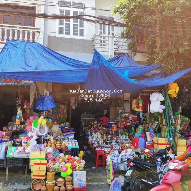 Cần bán gấp nhà mặt tiền chợ đầm