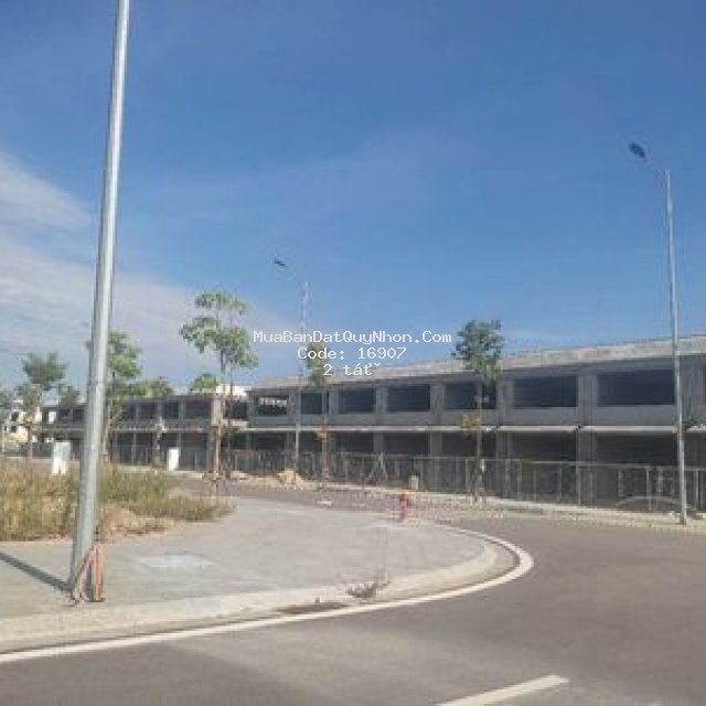 Cần bán lô đất mặt tiền ngô gia tự.
