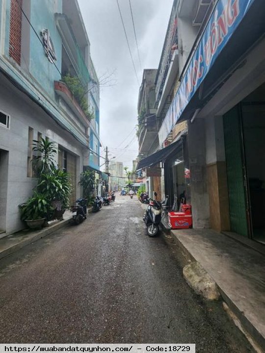 Chính chủ cần bán căn nhà trung tâm thành phố Quy Nhơn - Mặt tiền 8 mét cách mặt đường Trần Hưng Đạo 20 mét - Giá bán: 5 tỷ