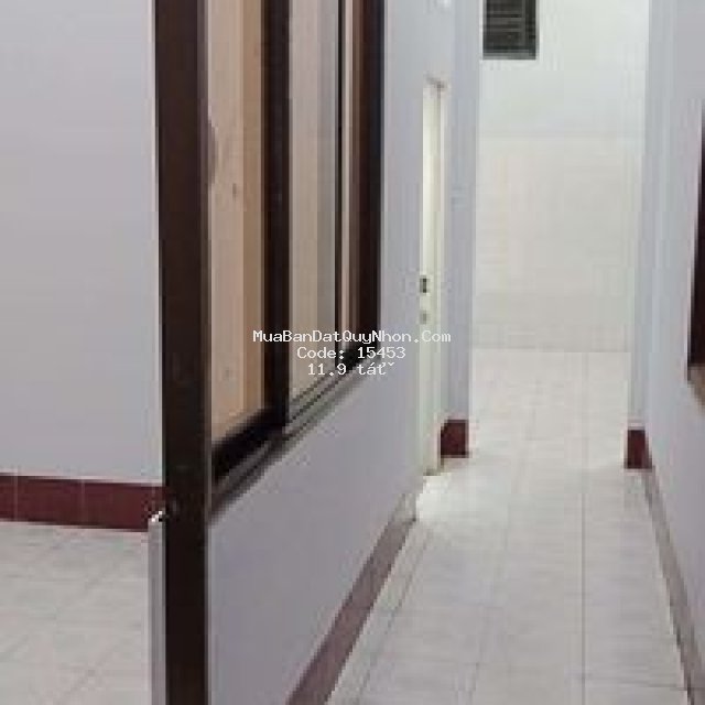 Chính chủ cần bán nhà 2 mê,hẻm ô tô,cách biển 100m