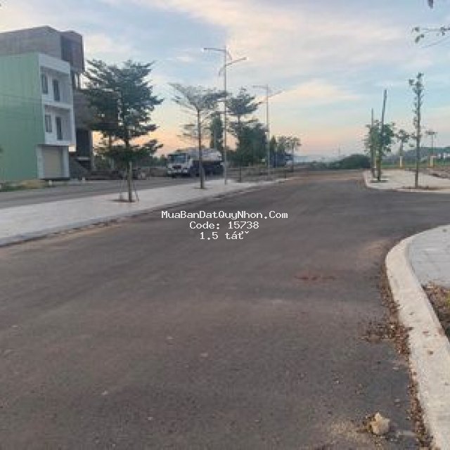 đất nền mặt tiền ql1a sổ đỏ lâu dài giá 1,5 tỷ