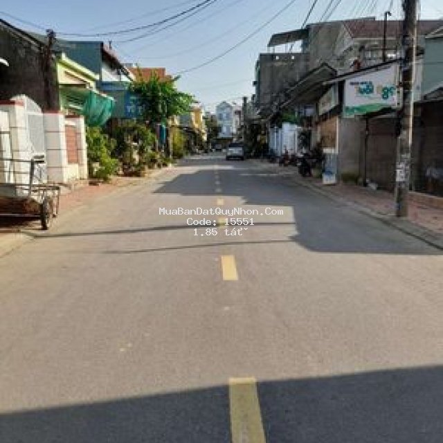 Kẹt tiền bán gấp