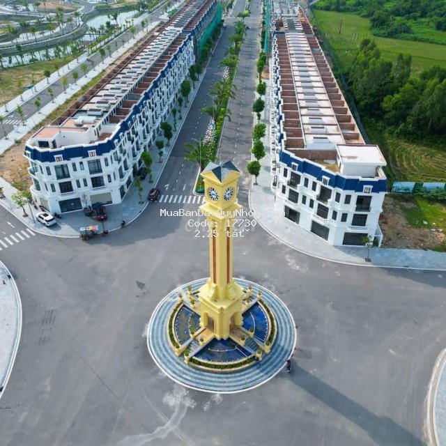 Ngay trung tâm thị xã nằm trên trục đường 32m