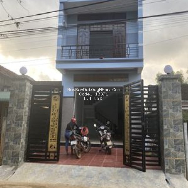 Nhà 1 trệt 1 lầu ngay ubnd hoài đức, tx hoài nhơn
