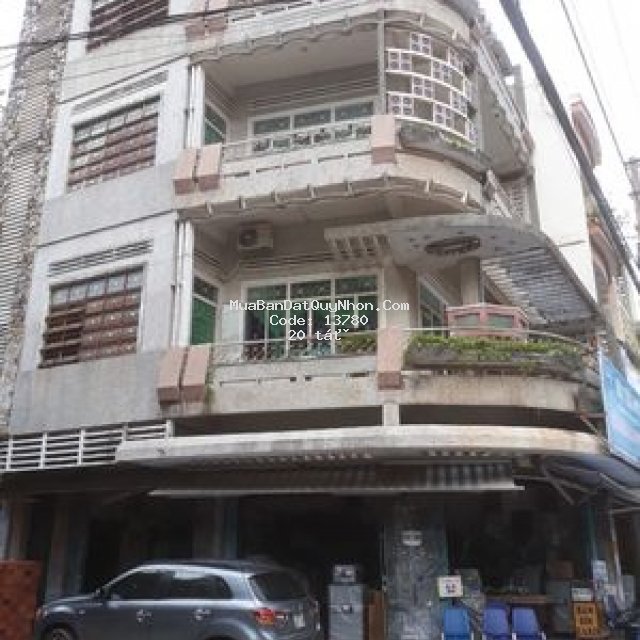 Nhà 4 tầng ngã tư phan bội châu + ngô quyền