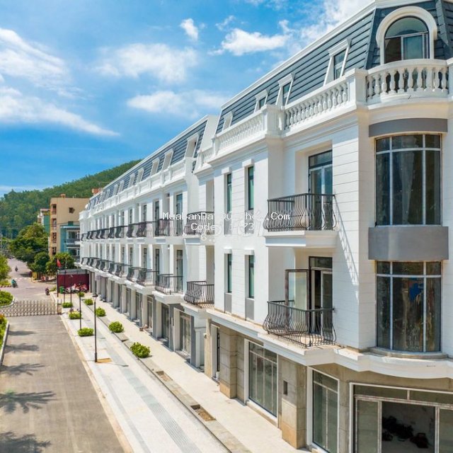 Nhà mặt tiền ghềnh ráng mới xây, cách biển 500m