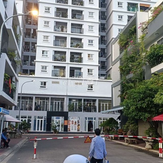 Bán chung cư xuân thủy block a giá 840 triệu Bán chung cư xuân thủy block a giá 840 triệu