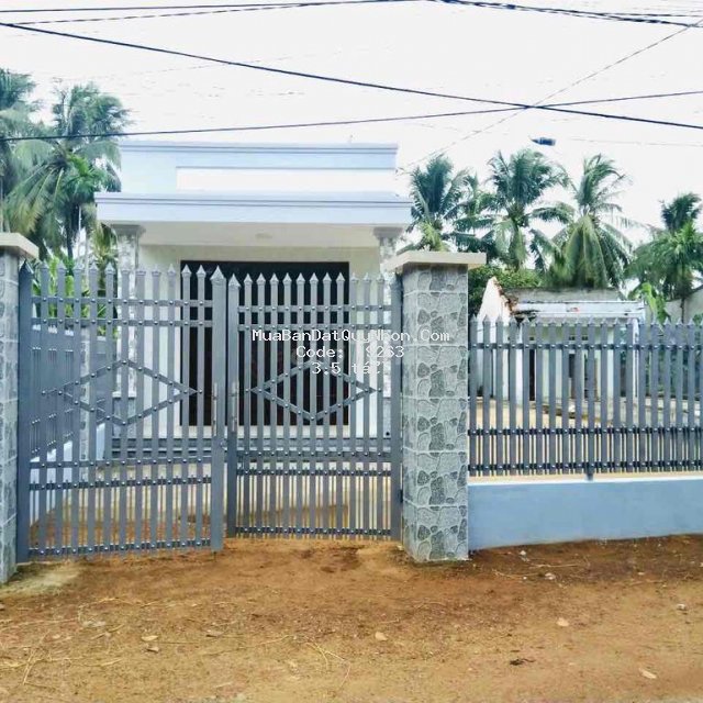 Bán đất có nhà cấp 4 mới xây