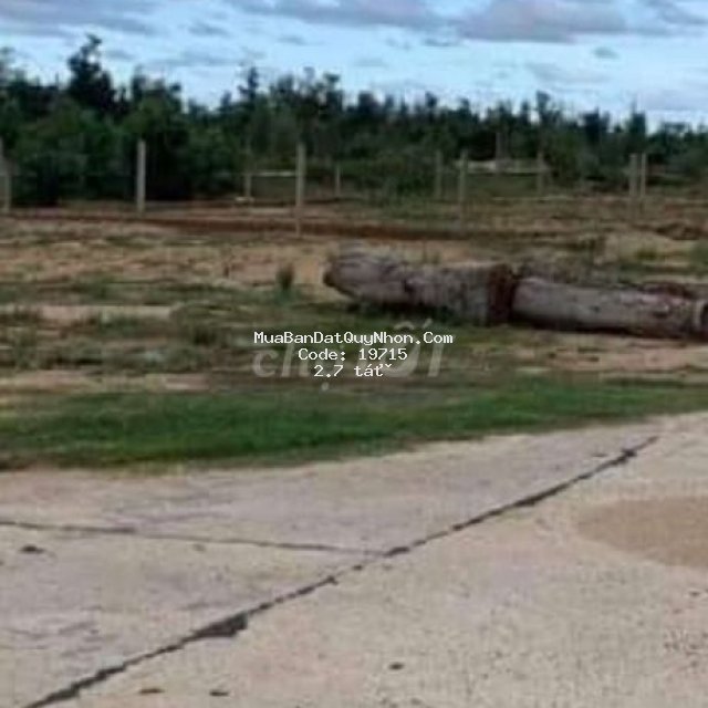 Bán lô đất 2 mặt tiền cách biển 100 m giá 2,770 tỉ