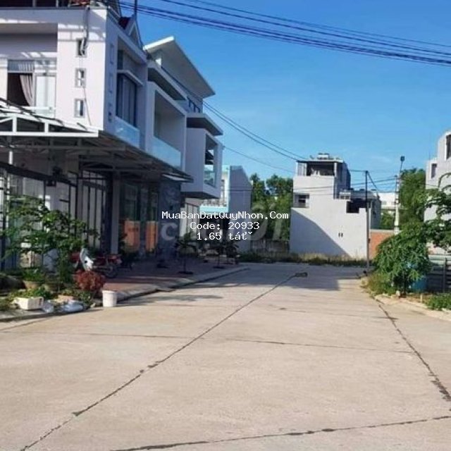 Bán lô đất mặt tiền  khu đại học quang trung giá 1 tỉ 650 triệu