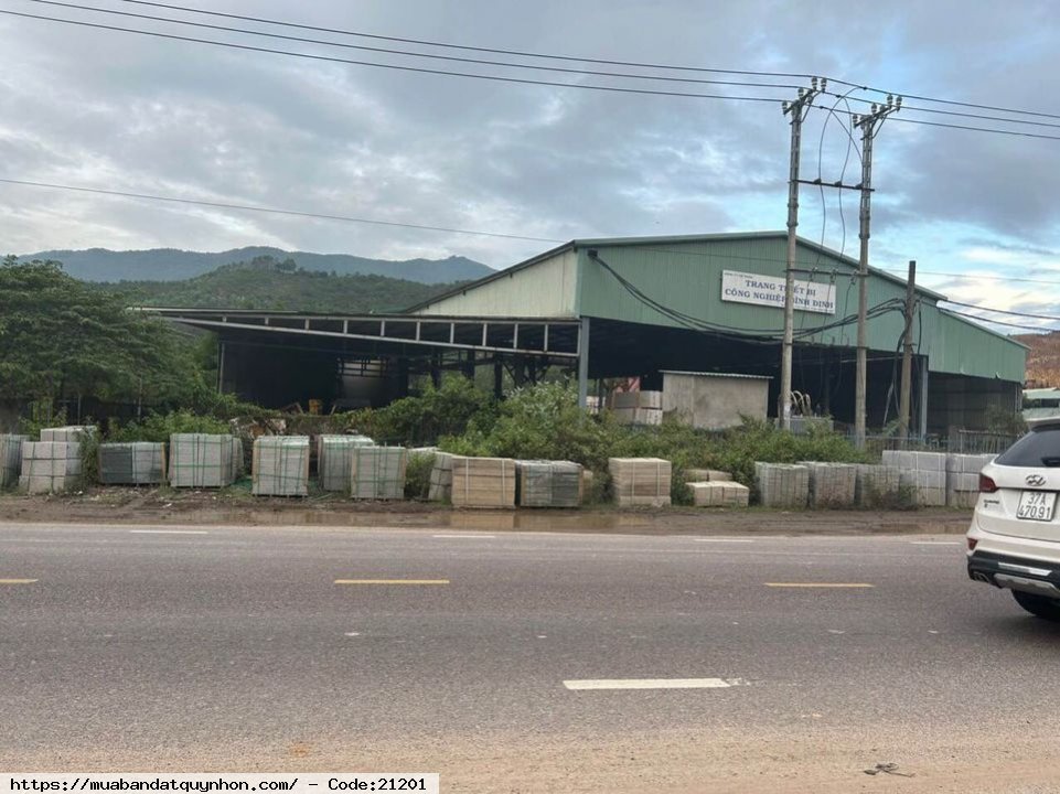 Bán lô đất mặt tiền quốc lộ 1A thuộc P. Bùi thị Xuân- Tp Quy Nhơn - Dt: 926,7m2 - Giá 4,5 tỷ thương lượng Bán lô đất mặt tiền quốc lộ 1A thuộc P. Bùi thị Xuân- Tp Quy Nhơn - Dt: 926,7m2 - Giá 4,5 tỷ thương lượng