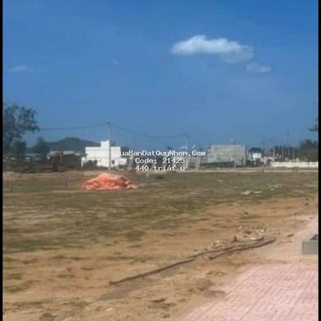 Bán lô đất toàn bộ là đất thổ cư gần biển giá 440 triệu