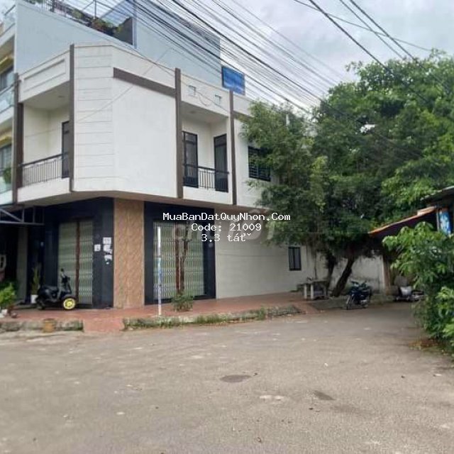 Bán nhà 1 mê góc 2 mặt tiền đường