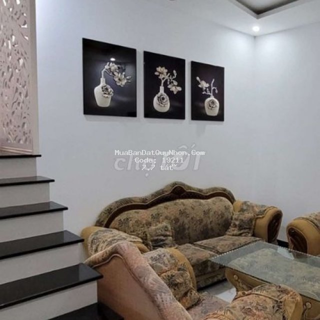 Bán nhà 3 tầng mặt tiền khu sân bay giá 7,7 tỉ