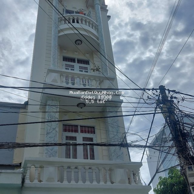 Bán nhà 4 tầng tặng full nội thất ôm cua 2mt