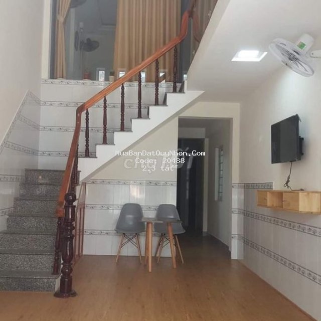 Bán nhà đường nguyễn gia thiều gần 40m2- 2 tầng Bán nhà đường nguyễn gia thiều gần 40m2- 2 tầng