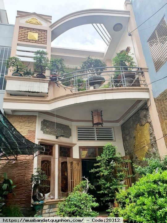 Bán nhà hẻm đường Bạch Đằng - p Trần Hưng Đạo - Tp Quy Nhơn - Diện tích : 107m2 - Pháp lý: Sổ hồng - Giá bán: 4,8 tỷ