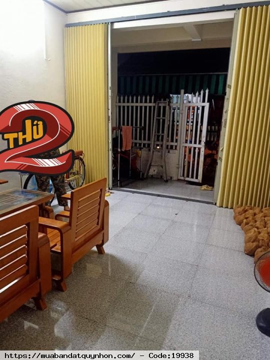 Bán nhà hẻm rộng Nguyễn Huệ - Tp Quy Nhơn - Diện tích :55m2, 2pn, 2wc sổ đỏ chính chủ - Giá 2 tỷ 350 triệu
