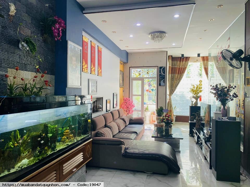 Bán nhà mặt tiền trung tâm TP Quy Nhơn (P Quang Trung) - Diện tích 76,4m2 ngang 4,85m - Kết cấu: NHÀ 4 Tầng - Hướng Đông Nam - Giá bán: 6 tỷ