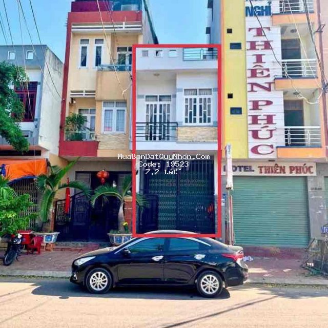 Bán nhà mặt tiền vị trí kinh doanh. gần chợ + biên