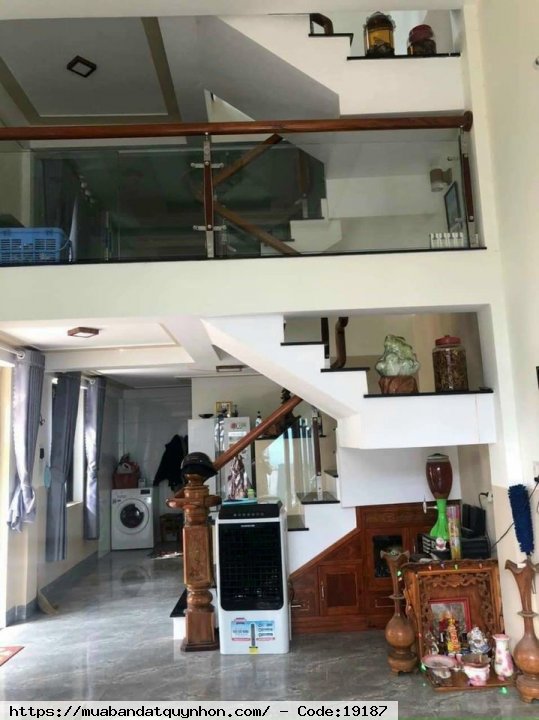 Bán nhà ôm cua 2 mặt hẻm rộng, ô tô đậu trước nhà_P Bùi Thị Xuân_TP Quy Nhơn - Diện tích 43,5m ngang 4m - Kết cấu nhà 3 tầng - Giá 1,6 tỷ