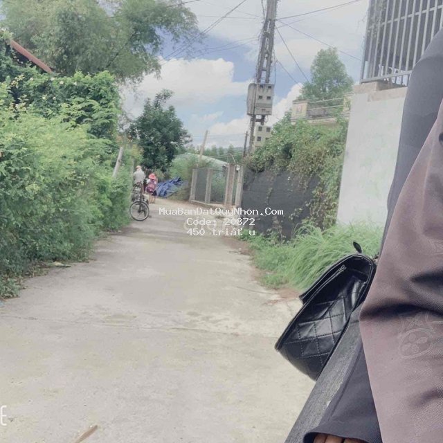 Cần bán lô đấu thổ cứ,sổ đỏ đầy đủ