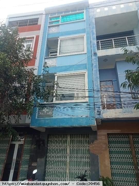 Cần bán nhà mặt tiền tây sơn , gần. biển, p Quang Trung, Tp Quy Nhơn - Nhà 4 tầng 9 pn 3 wc - Hướng đông nam