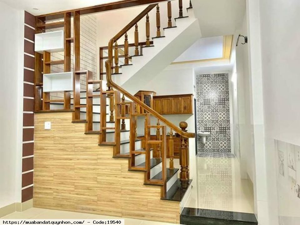 Cần bán Nhà một mê lợp tôn, p Quang trung - tp Quy Nhơn - DT : 52,8 m2 - Hướng : Đông nam - Giá : 2 tỷ 100 tr