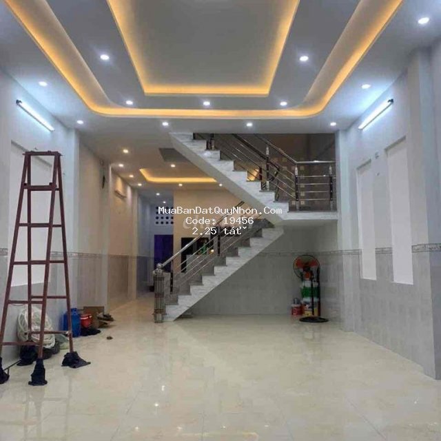 Chính chủ cần bán nhà mới xây dt 97m2 .