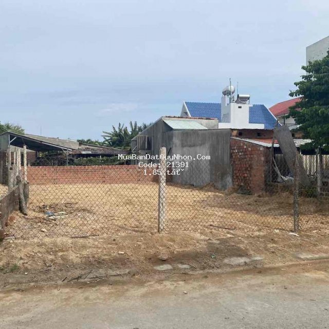 đất chính chủ cần bán.