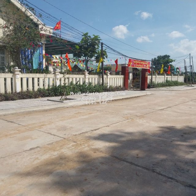 đất sổ hồng 120m2 trung tâm thị trấn ngô mây