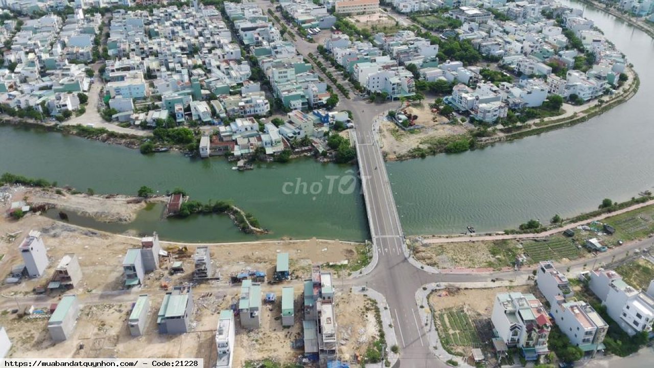 Khách cần bán rất gấp lô đất biệt thự 218 m2 view sông hà thanh