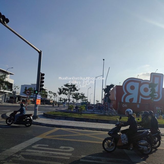Lô góc biển 2mt quốc lộ đối diện big c go tt bình định