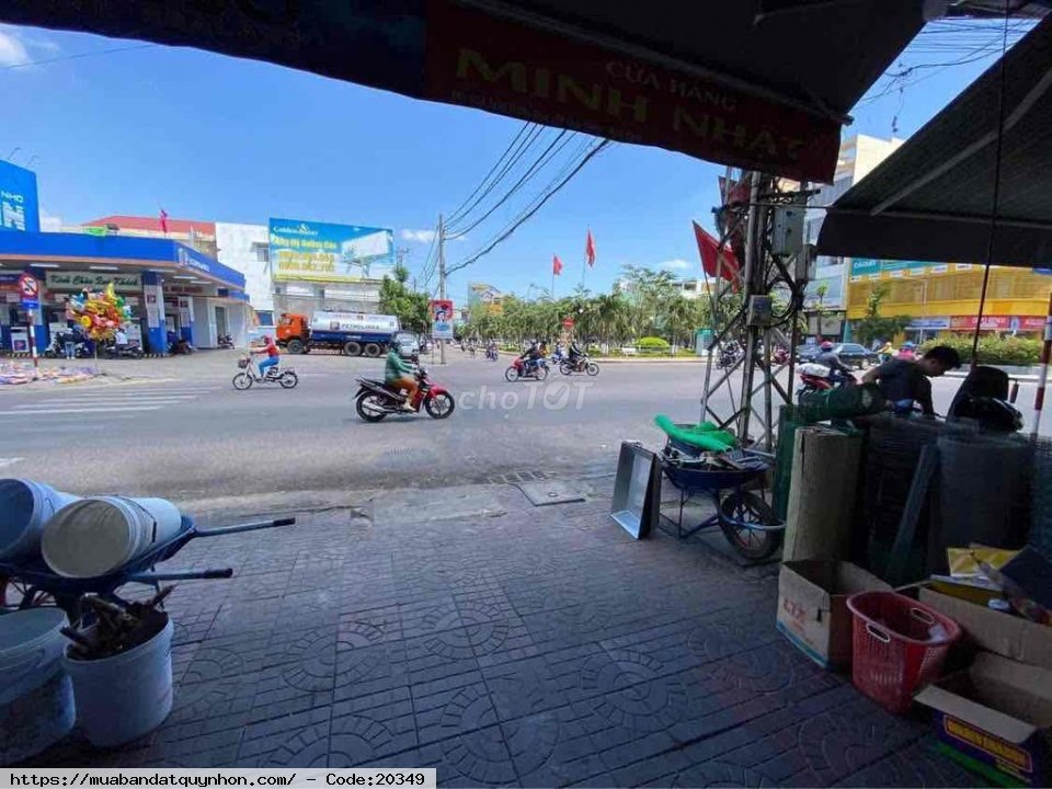 Chính chủ bán nhà mặt tiền Trần Hưng Đạo trung tâm thành phố du lịch Quy Nhơn - Diện tích :  389,79m2 - Hướng: Đông Bắc