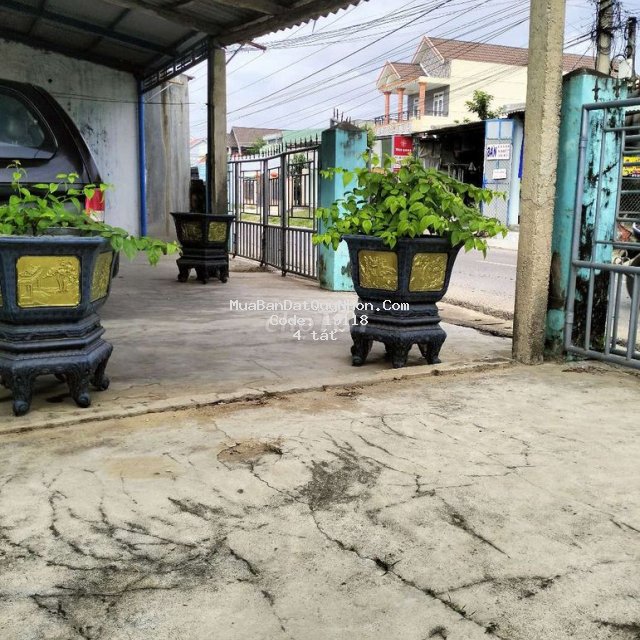 Nhà cần bán mặt tiền dt632, dt 270m2 lh a bình