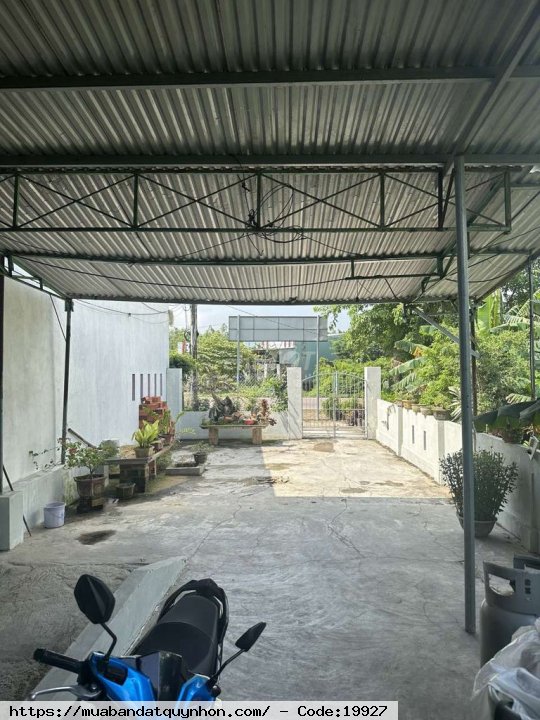 Nhà cấp 4 , dien tích 200m2 sự dụng xây nhà 100m2,