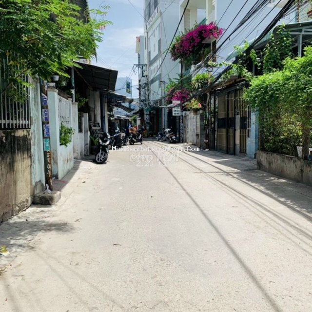Nhà cấp 4, diện tích 52m2. hẻm 856 trần hưng đạo - qui nhon - bd Nhà cấp 4, diện tích 52m2. hẻm 856 trần hưng đạo - qui nhon - bd