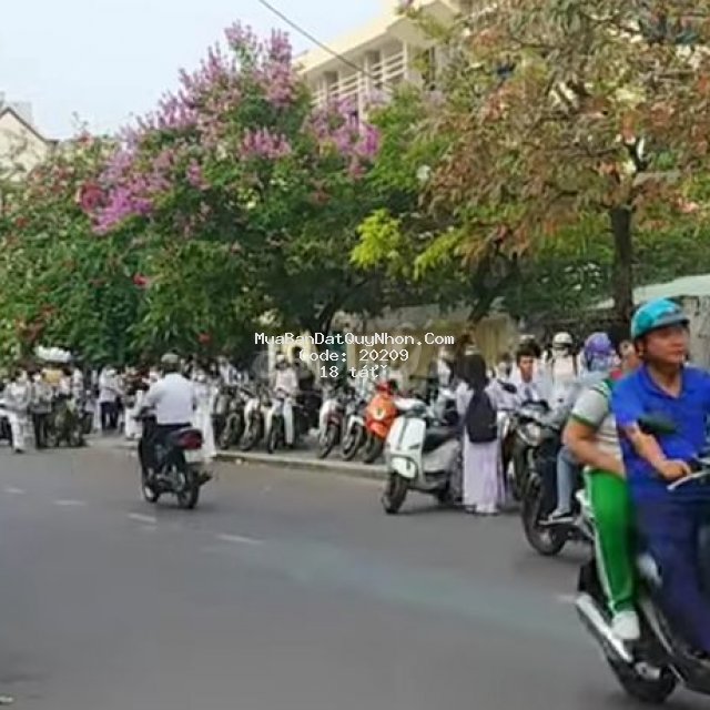 Nhà mặt phố sầm uất qui nhơn