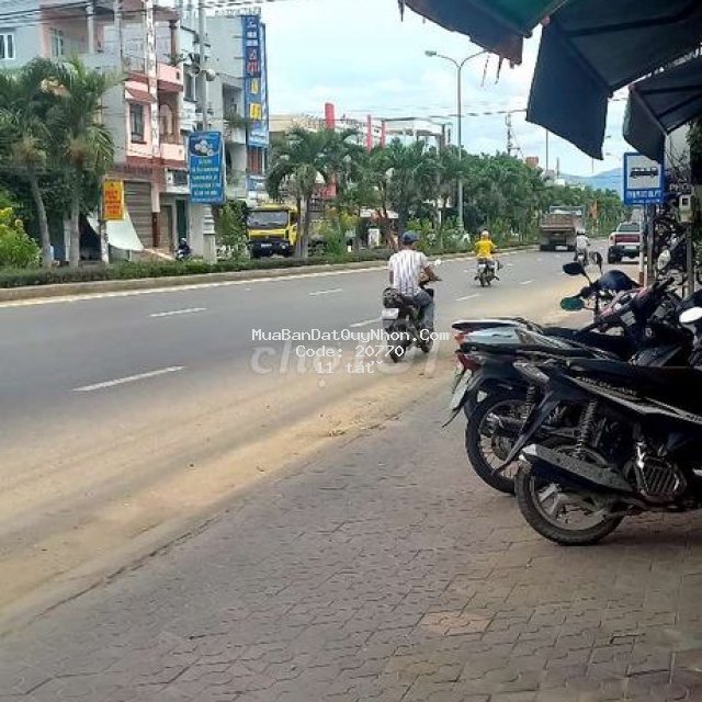 Nhà mặt tiền 175m² đang kinh doanh tốt , đông dân cư, thuận lợi kd