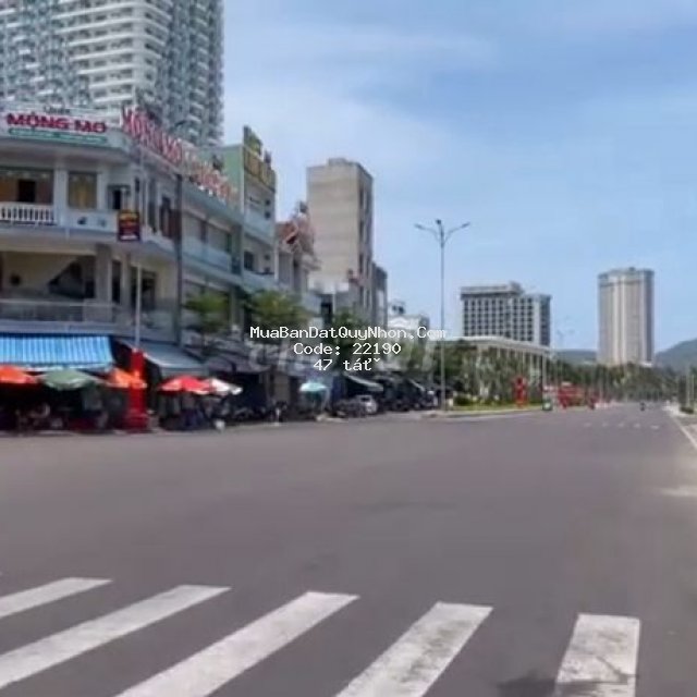 Bán nhà 2 mặt tiền đường xuân diệu view trực diện biển