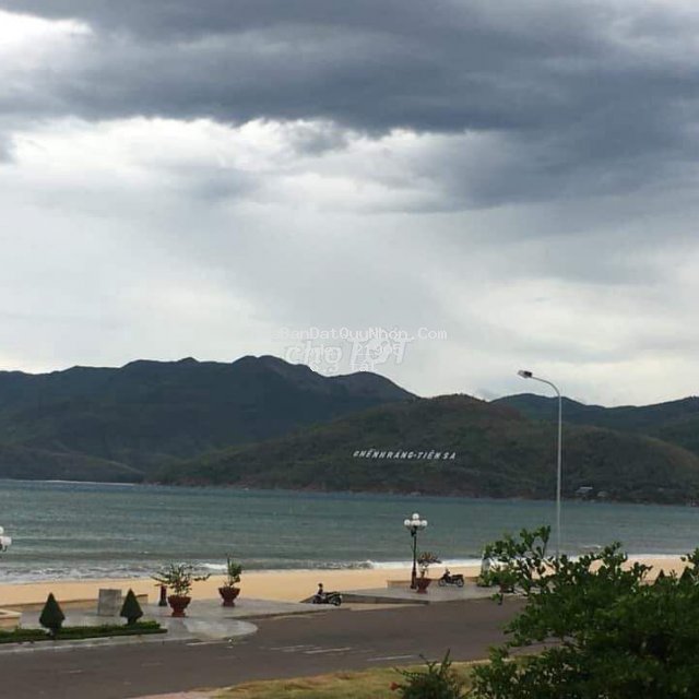 Bán nhà dòng tiền 12 phòng phường trần phú d.thu 6-8%/năm, view biển