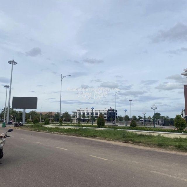 Bán nhanh lô đất mặt tiền quảng trường an nhơn